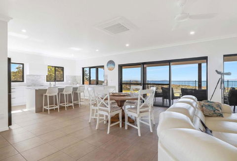 ESCAPE WITH A VIEW - Holiday Jervis Bay 0