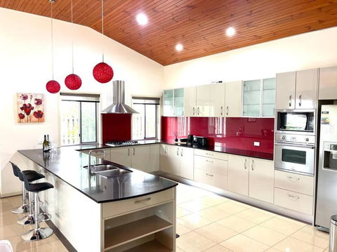 Exclusive Golf Course Community Family Home - Holiday Jervis Bay 0
