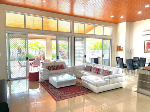 Exclusive Golf Course Community Family Home - Holiday Jervis Bay 1