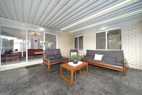Family Escape Serene Oasis With Pool And AC - Holiday Jervis Bay 3