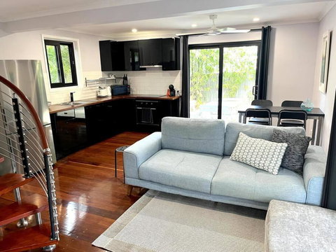 Gabba Central Lofthouse Sleeps5 Pets - Holiday Jervis Bay 4