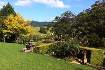 Garden Hill Sandstone Villas: Shoalhaven NSW Australia with Holiday Jervis Bay