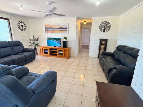 Golden Sunset-Shark Bay Denham - Holiday Jervis Bay 1