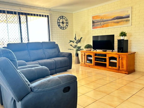 Golden Sunset-Shark Bay Denham - Holiday Jervis Bay 0