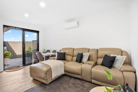 Guildford Family Hideaway - Holiday Jervis Bay 0