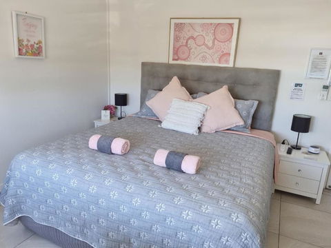 GUESTHOUSE On REGENT Bed & Breakfast - Holiday Jervis Bay 2