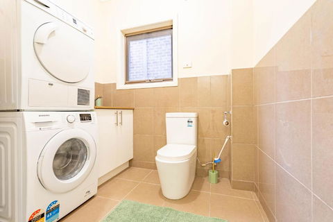Hidden Gem - 3 Bedroom Townhouse In Heidelberg West - Holiday Jervis Bay 3