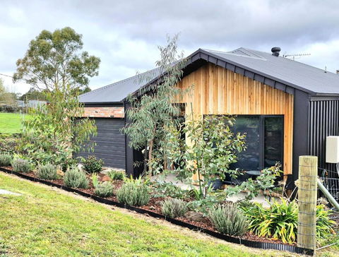 Hilltop Retreat Creswick - Holiday Jervis Bay 2
