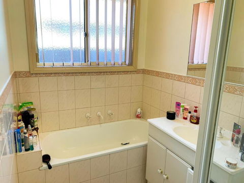 In The Heart Of Epping Shared House - Holiday Jervis Bay 2