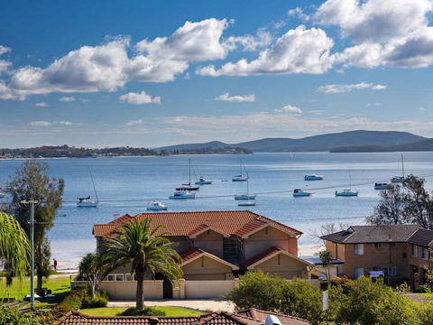Aislinn' 3/273 Corrie Parade - Air Con, Water Views, BBQ - Holiday Jervis Bay 0