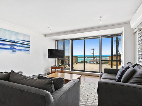 APARTMENT 12 PACIFIC APARTMENTS- Across From The Pier - Holiday Jervis Bay 3