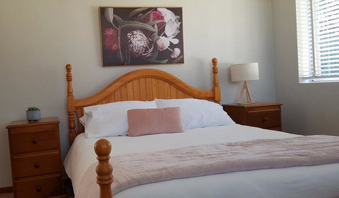 Apartment With Sweeping View Of The Bay, 2 Bedrooms, Sleeps 5 - Holiday Jervis Bay 1