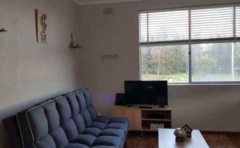 Apartment With Sweeping View Of The Bay, 2 Bedrooms, Sleeps 5 - Holiday Jervis Bay 3