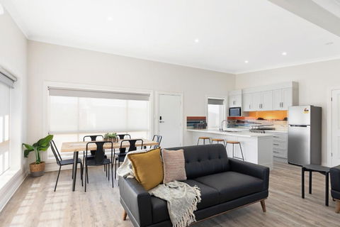 Luxury Apartments And Motel Rooms - Free Wifi - Close To Beach - Holiday Jervis Bay 0