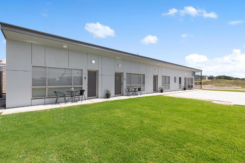 Luxury Apartments And Motel Rooms - Free Wifi - Close To Beach - Holiday Jervis Bay 1