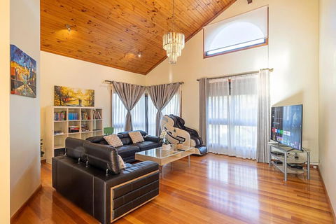 Magnificent Eltham House With Stunning View - Holiday Jervis Bay 0