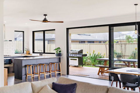 MAINBREAK - DUNSBOROUGH - Holiday Jervis Bay 2