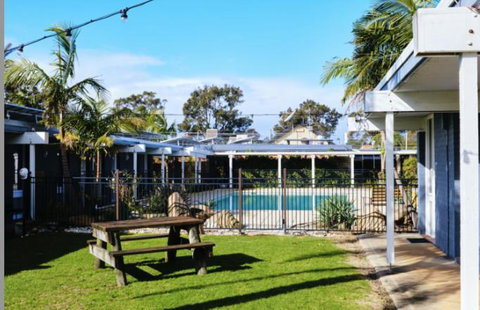 Mallacoota Hotel Motel - Holiday Jervis Bay 2