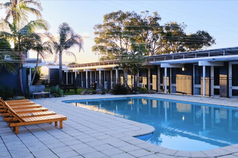 Mallacoota Hotel Motel - Holiday Jervis Bay 1