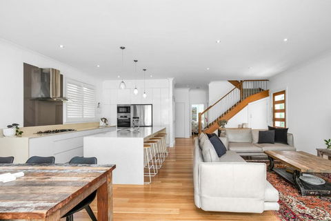 Manly Lagoon Hidden Gem Retreat - Holiday Jervis Bay 2