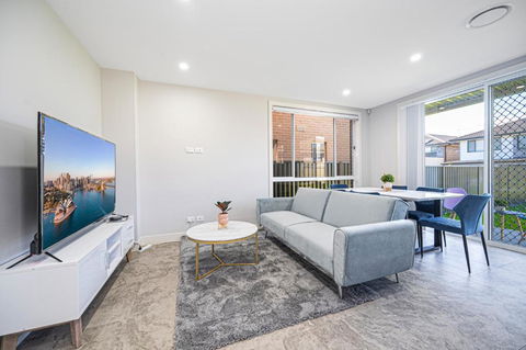 Marsden Park 2 Level Brand New House Near Parks - Holiday Jervis Bay 0