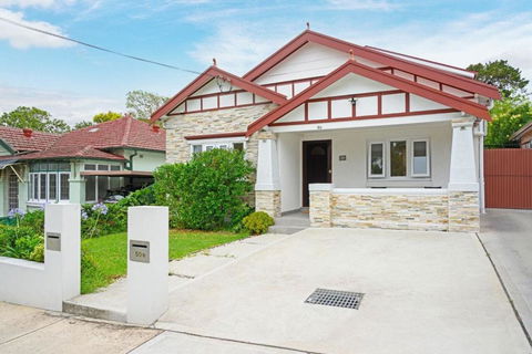 Mins To Mall Convenient 3 Beds Classic Charm Home - Holiday Jervis Bay 0