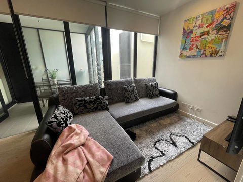 Modern 1BD Apt W Free Parking In Central Brunswick - Holiday Jervis Bay 3
