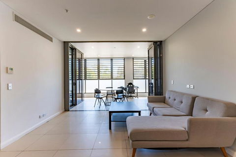 Modern 2B With Loft Bed Parking Central Mascot - Holiday Jervis Bay 0