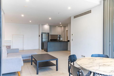 Modern 2B With Loft Bed Parking Central Mascot - Holiday Jervis Bay 3