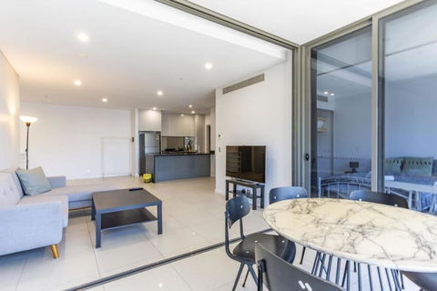 Modern 2B With Loft Bed Parking Central Mascot - Holiday Jervis Bay 0