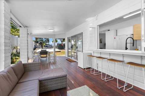 Modern Character Filled Cottage - Holiday Jervis Bay 1