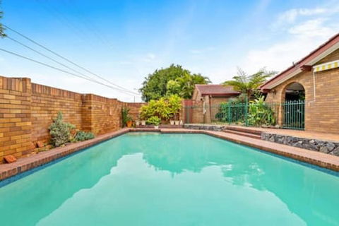 Modern Comfort Retreat 4Bed Cozy Haven W Pool - Holiday Jervis Bay 2