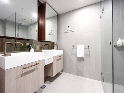 Modern Luxury 2B2B Sky Garden SmartTV - Holiday Jervis Bay 1