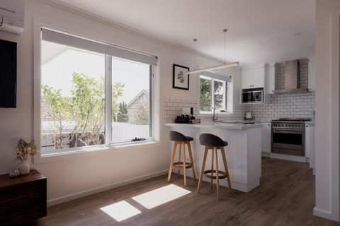 Modern Refurbished Unit In Charming Bellerive - Holiday Jervis Bay 0