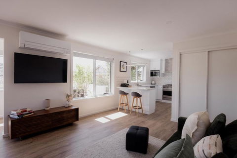 Modern Refurbished Unit In Charming Bellerive - Holiday Jervis Bay 2