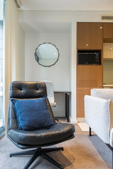 Modern Urban Retreat 1BR Apt Near Chatswood - Holiday Jervis Bay 1