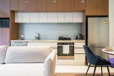 Modern Urban Retreat 1BR Apt Near Chatswood - Holiday Jervis Bay 3