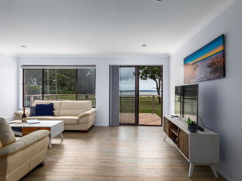 Moona Beach House By Jervis Bay Rentals - Holiday Jervis Bay 0