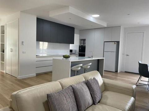Modern Home, Close To Train, 17k CBD - Holiday Jervis Bay 2