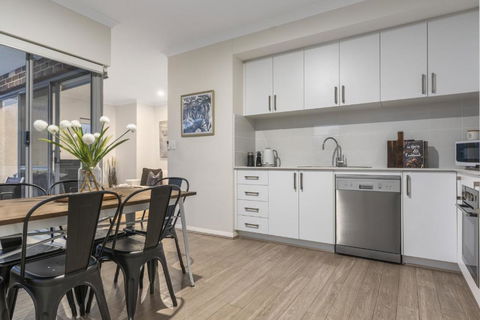 Modernista Getaway Your Airport Retreat - Holiday Jervis Bay 2
