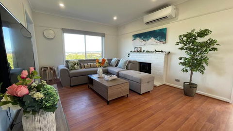Morwell Pet Friendly 3 BRMS Rental Home Free Wi-fi - Holiday Jervis Bay 0