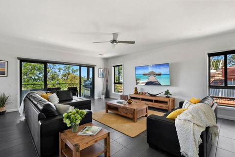 NEW - Sunrise Waters Holiday House - Holiday Jervis Bay 2