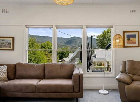 Mount Beauty 3BR Home - Holiday Jervis Bay 3