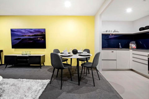 OCEAN VIEW - One Bedroom Spa Apartment - Circle On Cavill - Self Contained, Privately Managed - Holiday Jervis Bay 3