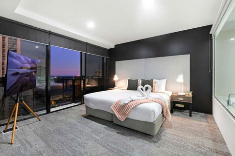 OCEAN VIEW - One Bedroom Spa Apartment - Circle On Cavill - Self Contained, Privately Managed - Holiday Jervis Bay 0