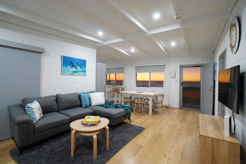 OCEA84 - Quinns Beach Shack: Ocean Views - Holiday Jervis Bay 0