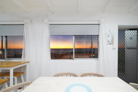OCEA84 - Quinns Beach Shack: Ocean Views - Holiday Jervis Bay 1
