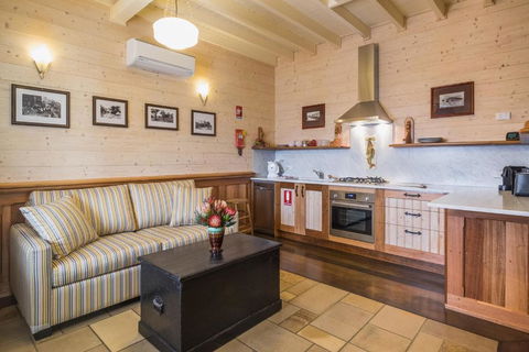 Old Bank Boutique Hotel - Holiday Jervis Bay 2