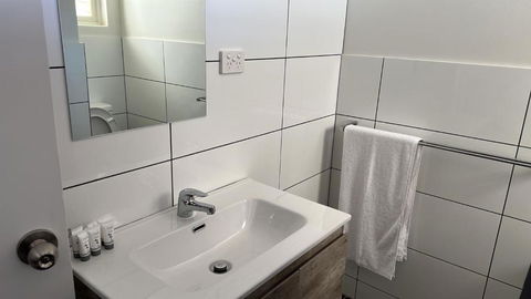 OUYEN MOTEL - Holiday Jervis Bay 3