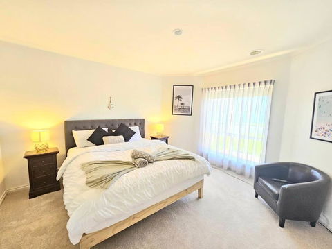 Panayil BeachHouse ! Stunning Ocean Views! - Holiday Jervis Bay 1